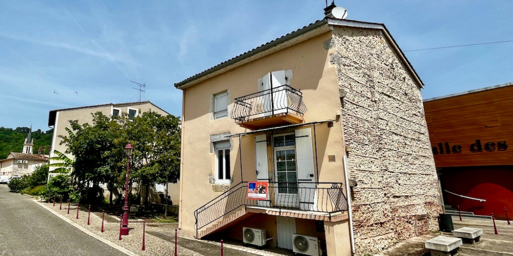 immeuble à CASTELMORON SUR LOT (47260)